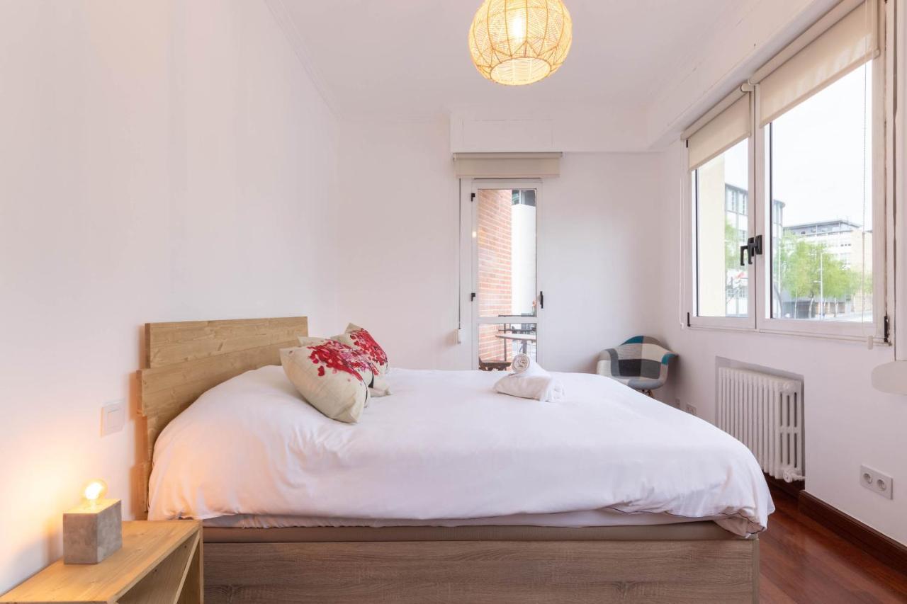 Apartamento Con Vistas Al Estadio San Mames Билбао Екстериор снимка